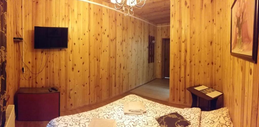 Zolotoy Bereg Hotel Chernihiv Bagian luar foto
