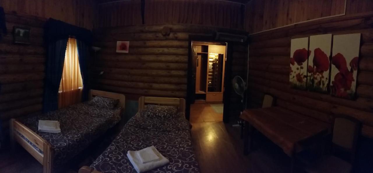 Zolotoy Bereg Hotel Chernihiv Bagian luar foto