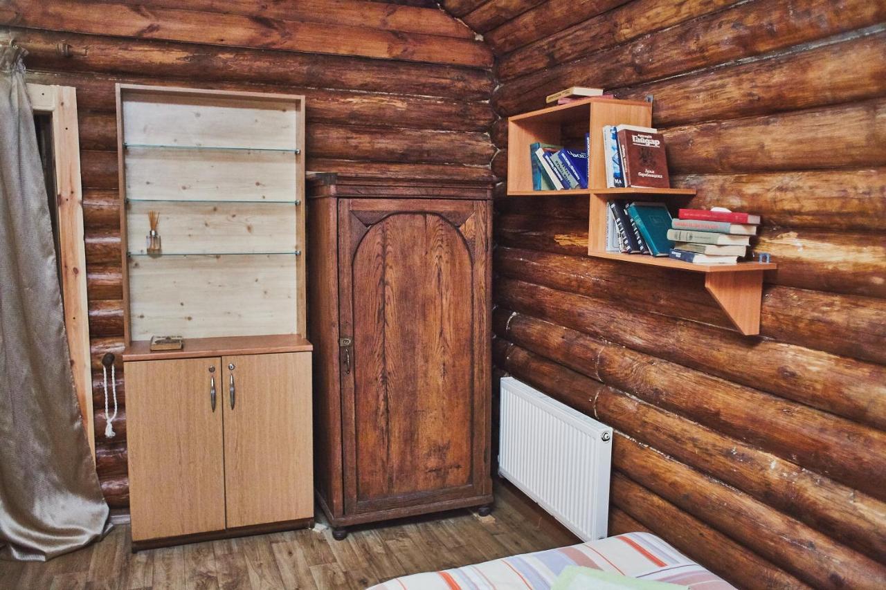 Zolotoy Bereg Hotel Chernihiv Bagian luar foto